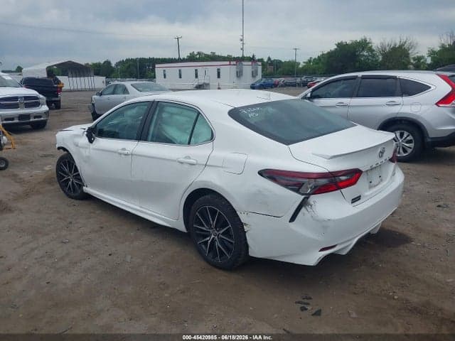 2024 TOYOTA CAMRY SE 3