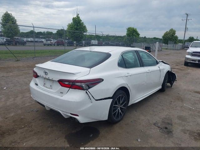 2024 TOYOTA CAMRY SE 4