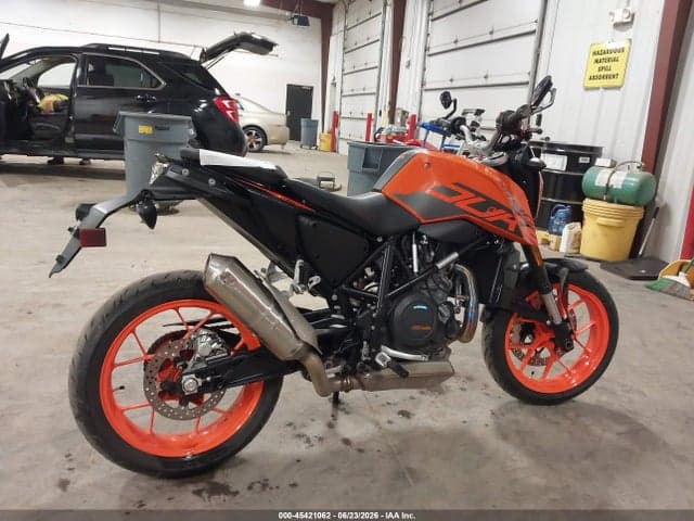 2018 KTM 690 DUKE 12