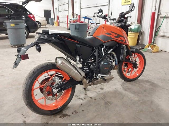 2018 KTM 690 DUKE 4