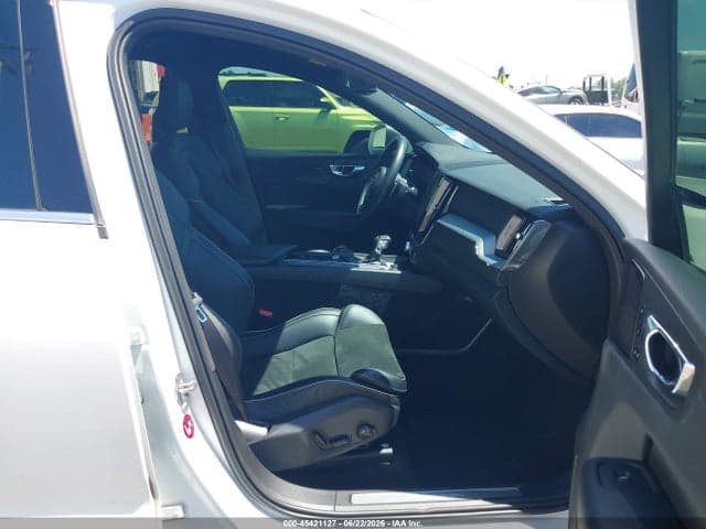 2019 VOLVO XC60 T6 5