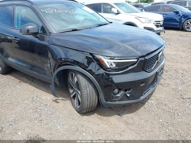 2025 VOLVO XC40 B5 6
