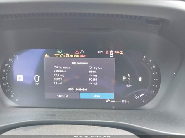 2025 VOLVO XC40 B5 7