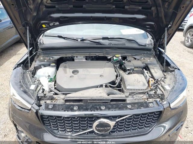 2025 VOLVO XC40 B5 10
