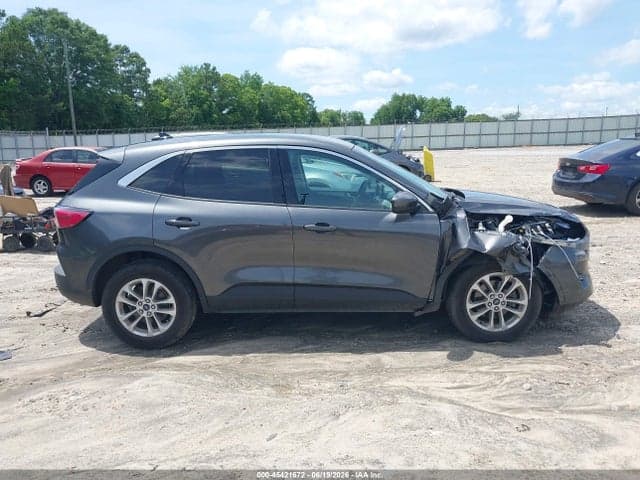 2020 FORD ESCAPE SE 13