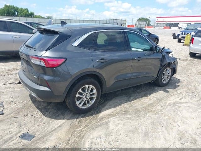 2020 FORD ESCAPE SE 4