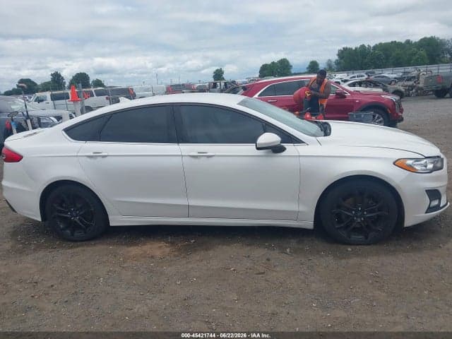 2019 FORD FUSION SE 13