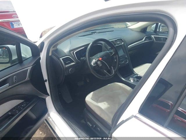 2019 FORD FUSION SE 17