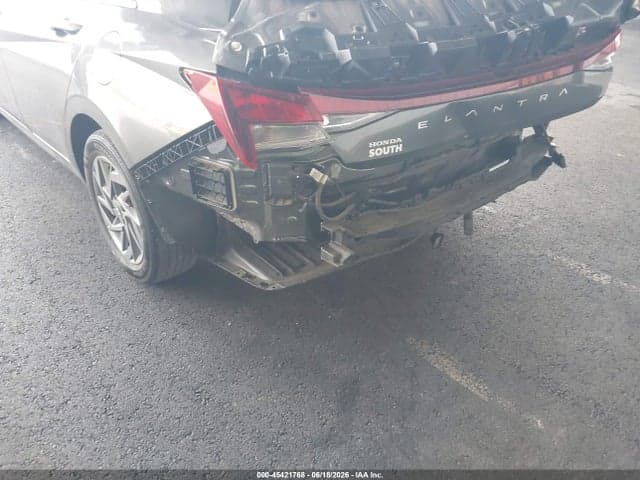 2024 HYUNDAI ELANTRA SEL 19