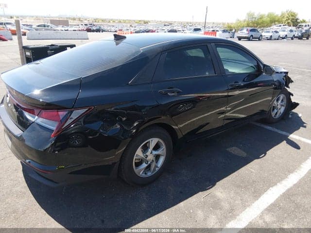 2023 HYUNDAI ELANTRA SE 4
