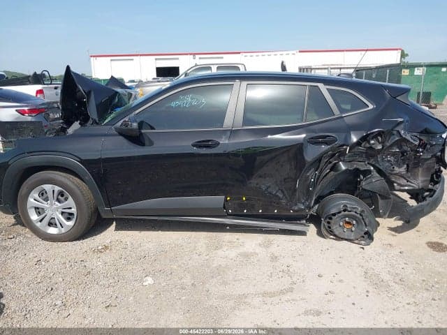 2025 CHEVROLET TRAX FWD LS 18
