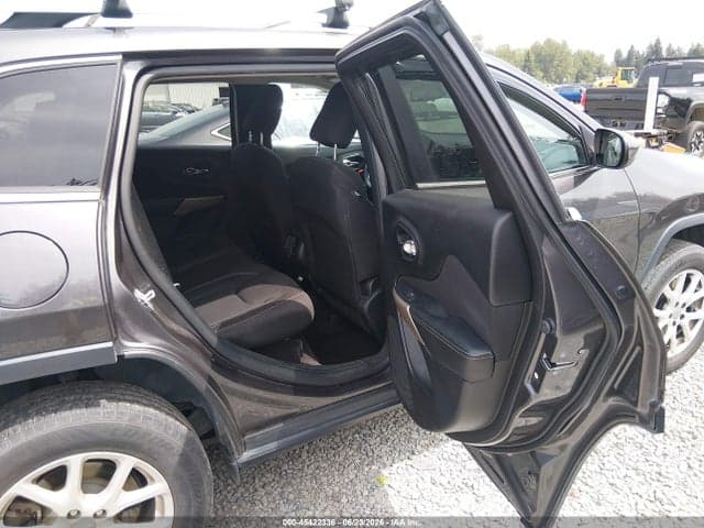 2017 JEEP CHEROKEE LATITUDE 4X4 8