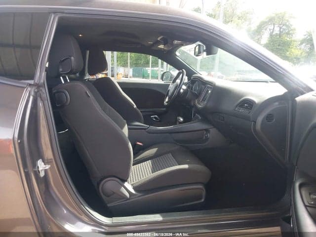 2021 DODGE CHALLENGER SXT 5