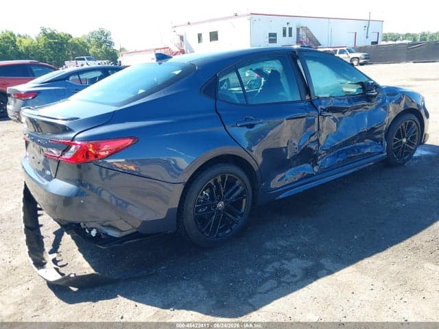 2026 TOYOTA CAMRY SE 4