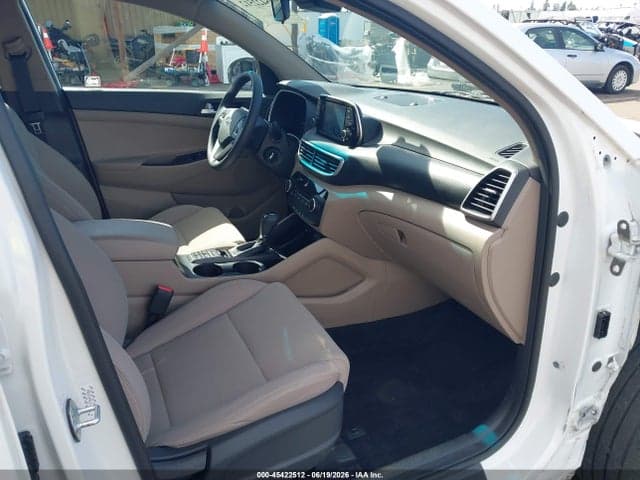 2020 HYUNDAI TUCSON SE 5