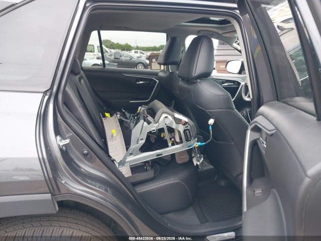 2025 TOYOTA RAV4 XLE PREMIUM 8