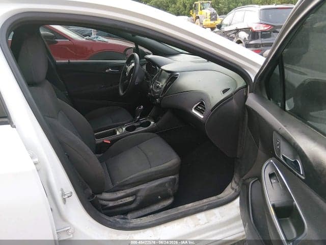 2017 CHEVROLET CRUZE LT AUTO 5