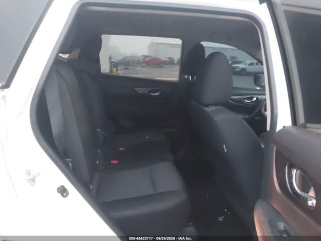 2017 NISSAN ROGUE SV 8