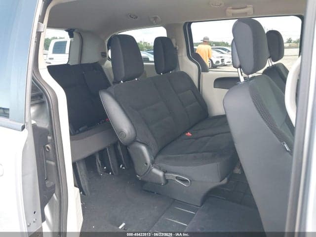 2018 DODGE GRAND CARAVAN SE 8
