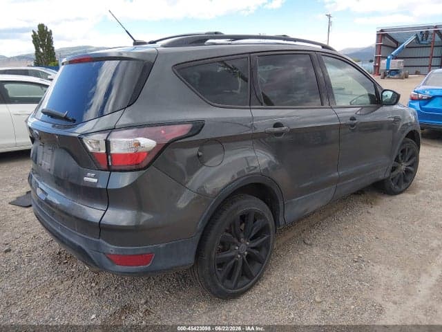 2017 FORD ESCAPE SE 4