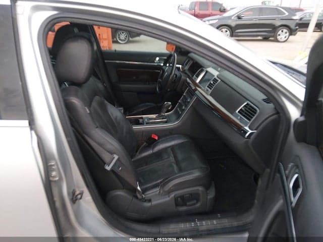 2011 LINCOLN MKS 5