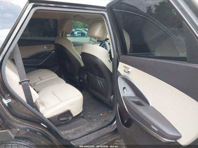 2017 HYUNDAI SANTA FE SE 8