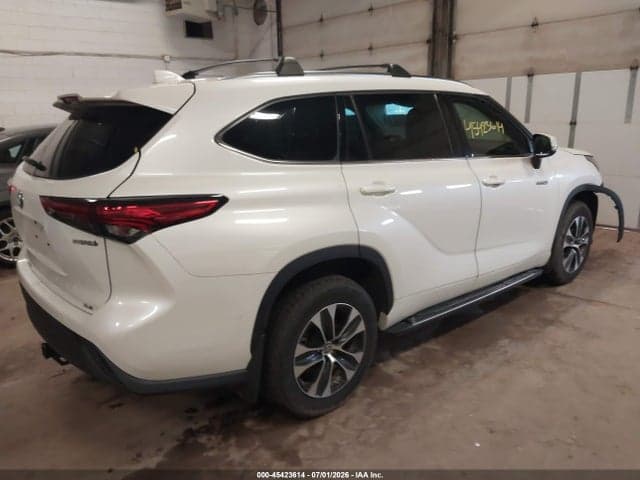 2020 TOYOTA HIGHLANDER HYBRID XLE 4