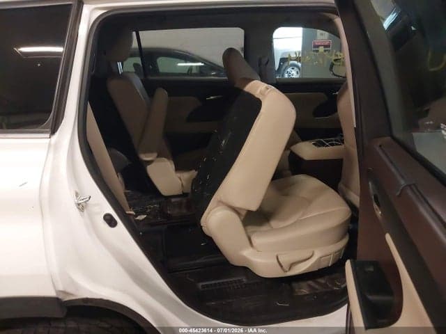 2020 TOYOTA HIGHLANDER HYBRID XLE 8