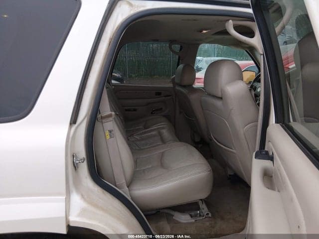 2005 CADILLAC ESCALADE STANDARD 8
