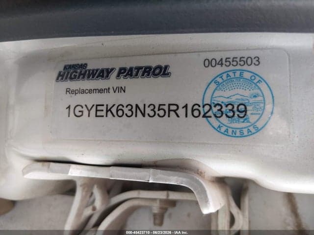 2005 CADILLAC ESCALADE STANDARD 9