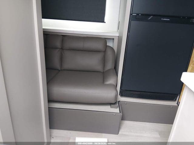2025 CONNECT MINI CM 5