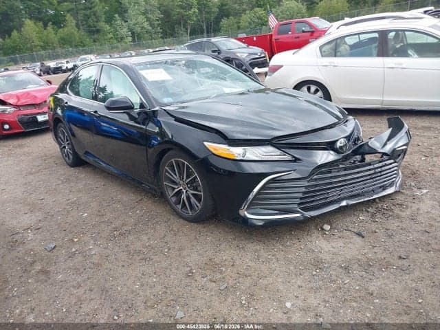 2022 TOYOTA CAMRY XLE - 1