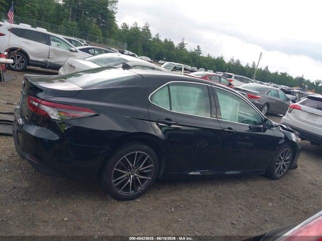 2022 TOYOTA CAMRY XLE 13