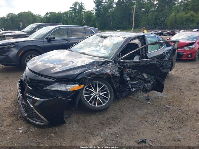2022 TOYOTA CAMRY XLE 6