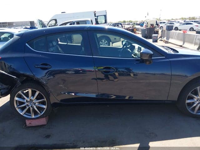 2018 MAZDA MAZDA3 TOURING 13