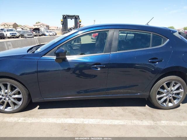 2018 MAZDA MAZDA3 TOURING 14