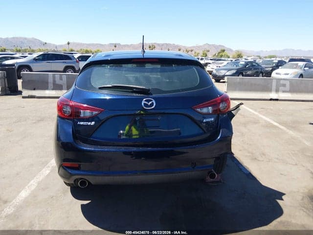 2018 MAZDA MAZDA3 TOURING 16