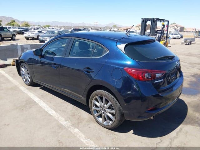 2018 MAZDA MAZDA3 TOURING 3