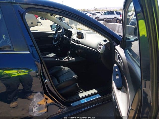 2018 MAZDA MAZDA3 TOURING 5