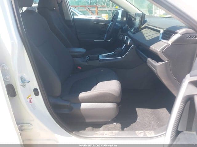 2019 TOYOTA RAV4 LE 5