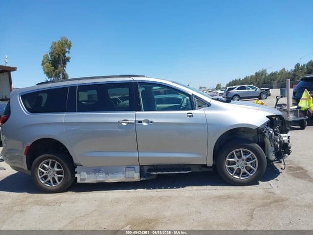 2021 CHRYSLER PACIFICA TOURING 14