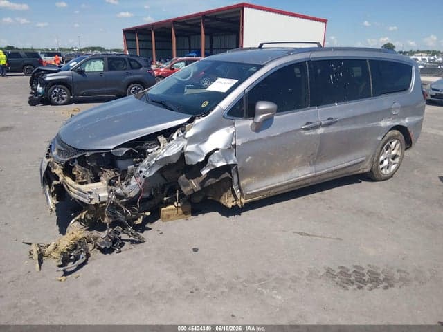 2020 CHRYSLER PACIFICA TOURING L 2