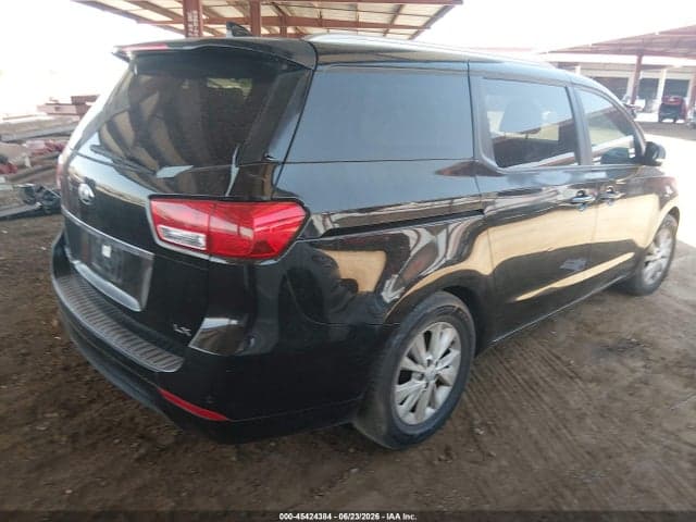 2016 KIA SEDONA LX 4