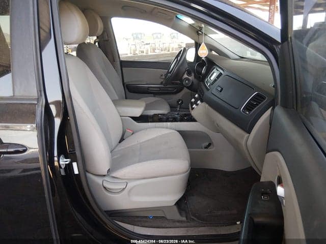 2016 KIA SEDONA LX 5