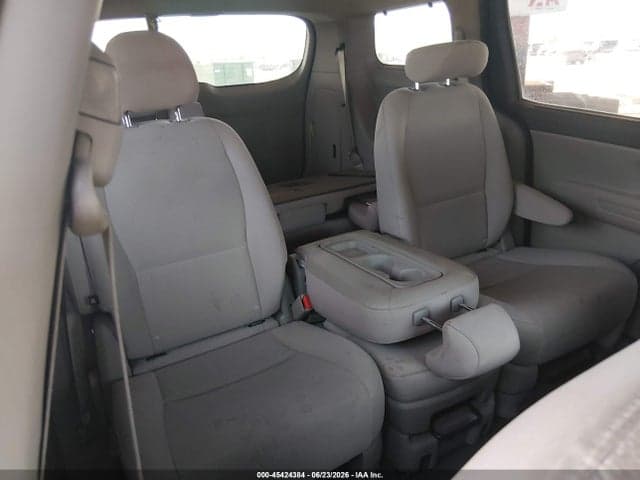 2016 KIA SEDONA LX 8