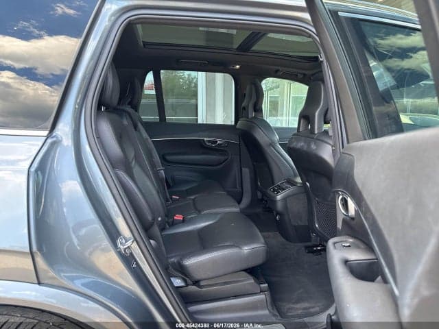 2020 VOLVO XC90 T6 8