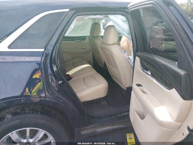 2017 CADILLAC XT5 STANDARD 8