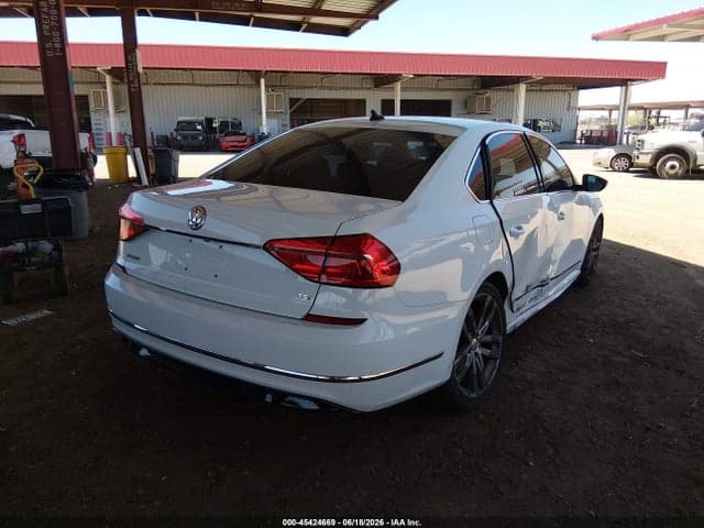 2017 VOLKSWAGEN PASSAT 1.8T R-LINE 4