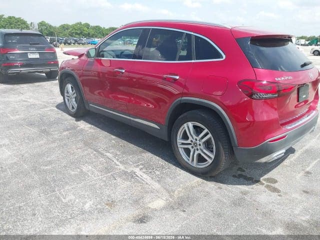 2021 MERCEDES-BENZ GLA 250 3