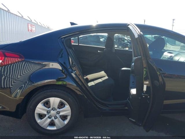2017 KIA FORTE LX 8